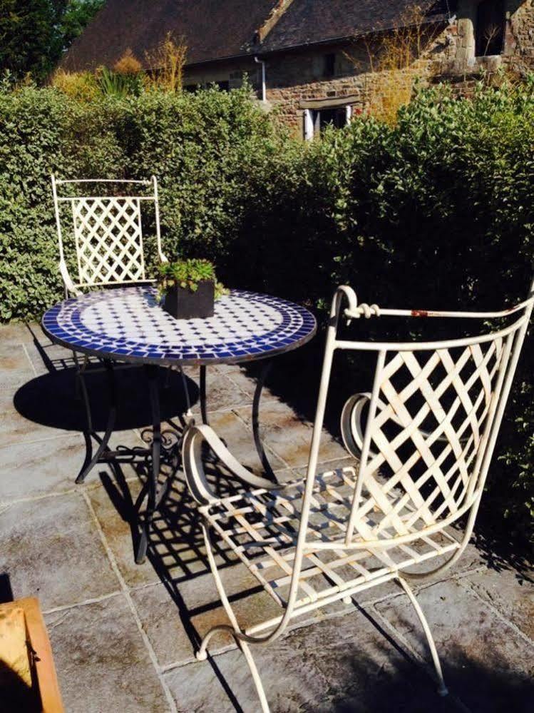 Bed and Breakfast Le Domaine De Saint-Thomin Nostang Esterno foto